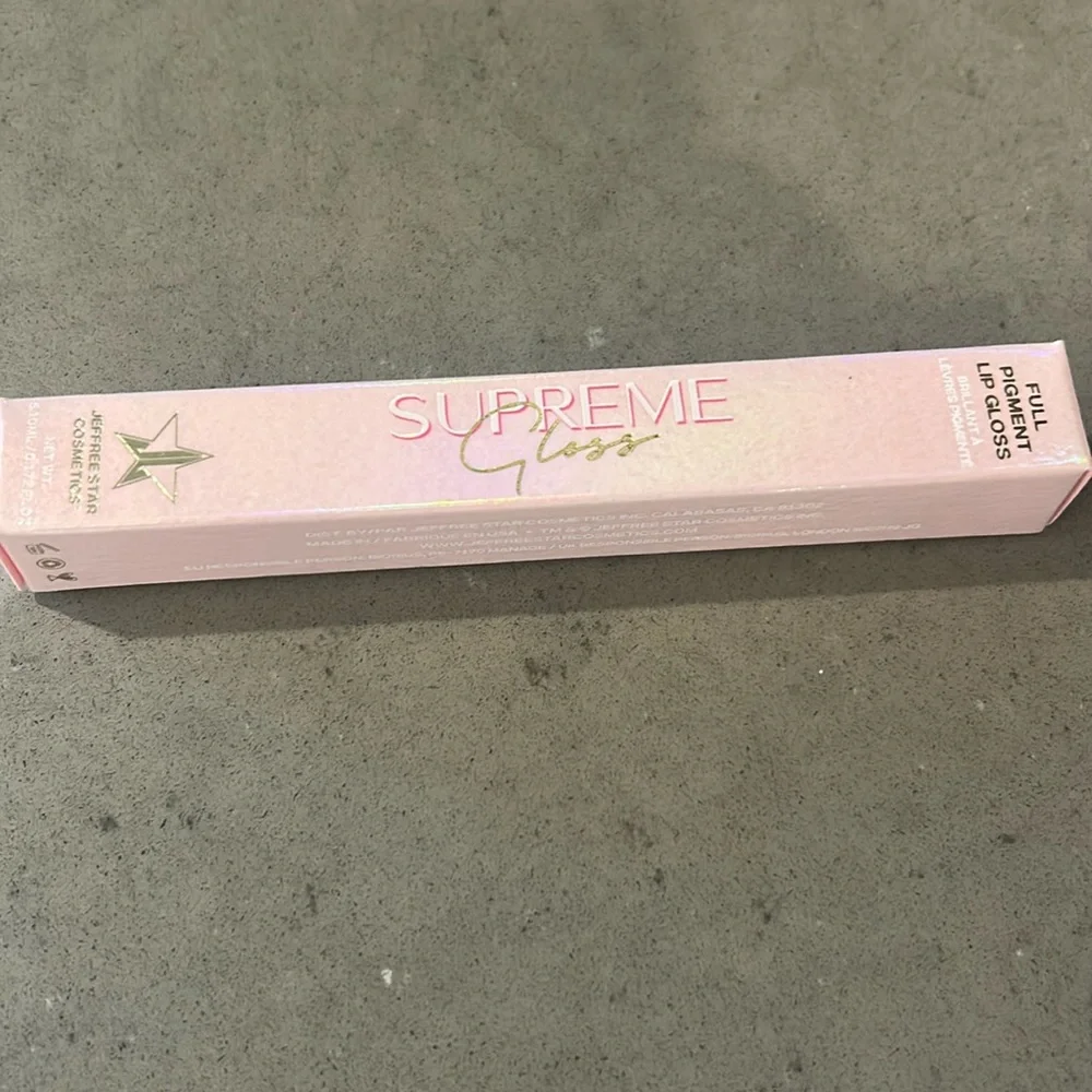 NEW! Jeffree Star Supreme Gloss in “More Than Friends”